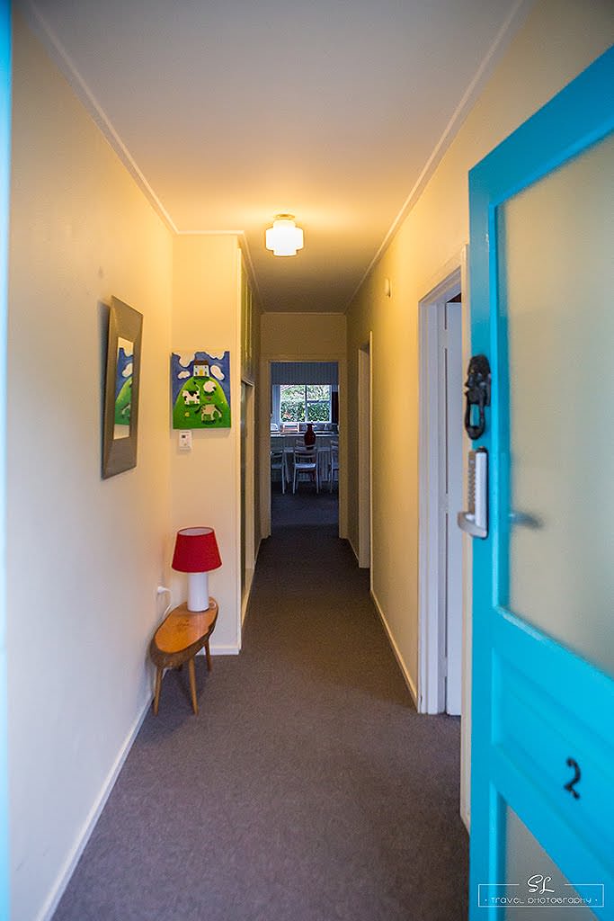 紐西蘭 | 但尼丁 Dunedin | 隱身在市區旁的寬敞公寓 Spacious Dunedin Pad (Airbnb 已關閉)