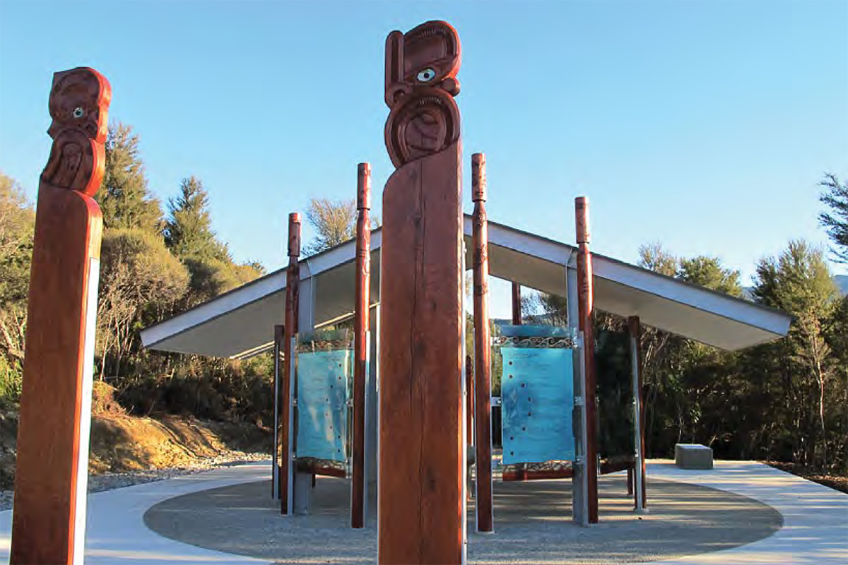 紐西蘭 | 塔卡卡 Tākaka | 南半球最大的清澈冷泉－蒂懷科魯普普泉 Te Waikoropupu Springs