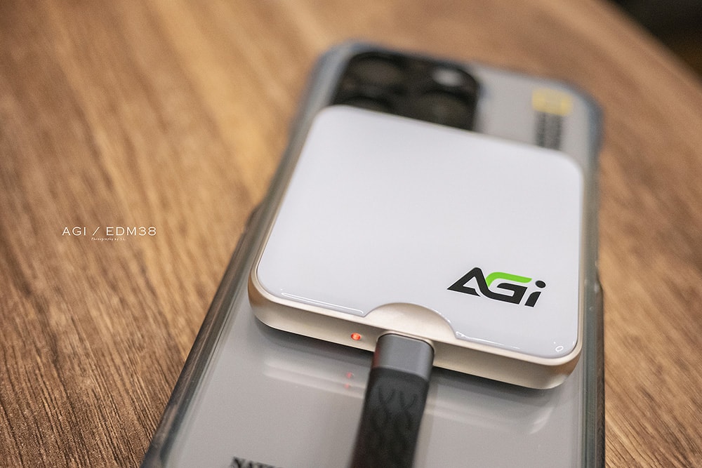3C 開箱 | AGi EDM38 | 磁吸式 Type-C 外接式 SSD,iPhone 15 Pro 高畫質錄影沒煩惱! - 第8張圖