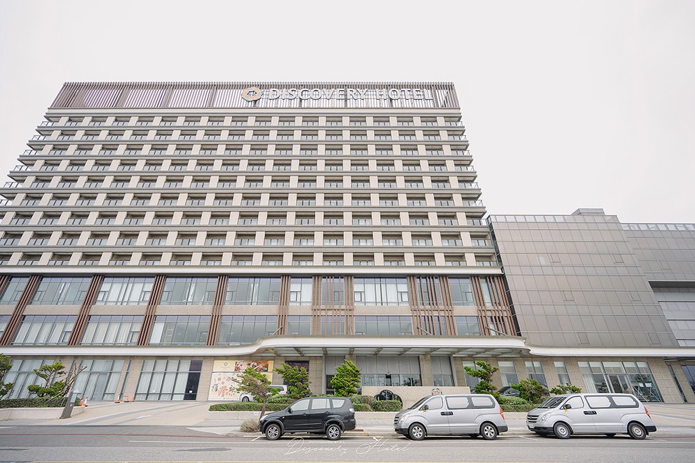 澎湖住宿 | 澎澄飯店 Discovery Hotel | 超美海景戶外無邊際泳池、星探索體能挑戰設施、免稅商店逛起來! - 第1張圖 澎湖住宿 | 澎澄飯店 Discovery Hotel | 超美海景無邊際泳池、星探索體能挑戰設施、免稅商店逛起來!