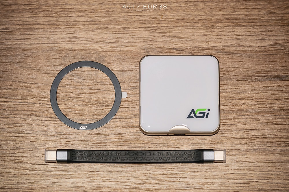 3C 開箱 | AGi EDM38 | 磁吸式 Type-C 外接式 SSD,iPhone 15 Pro 高畫質錄影沒煩惱! - 第2張圖